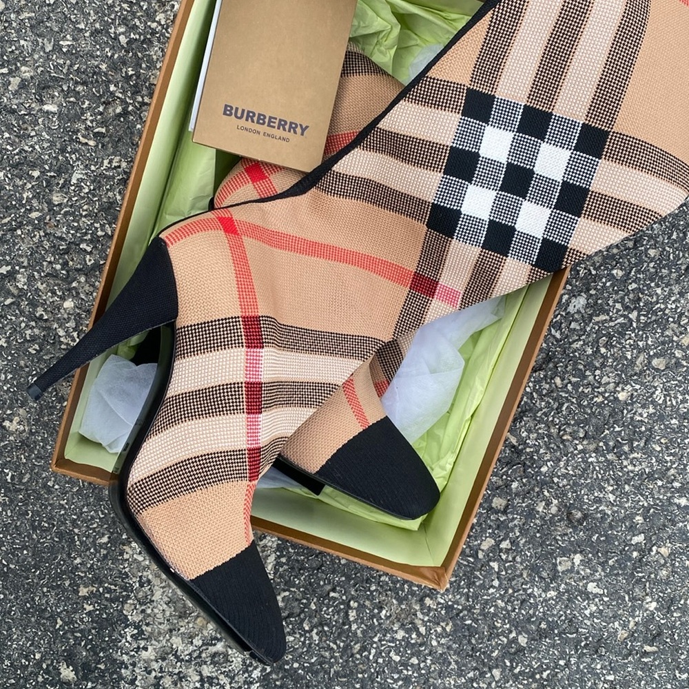 Burberry Pull On Boots